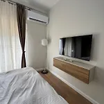 Queen Bed With The Best View!