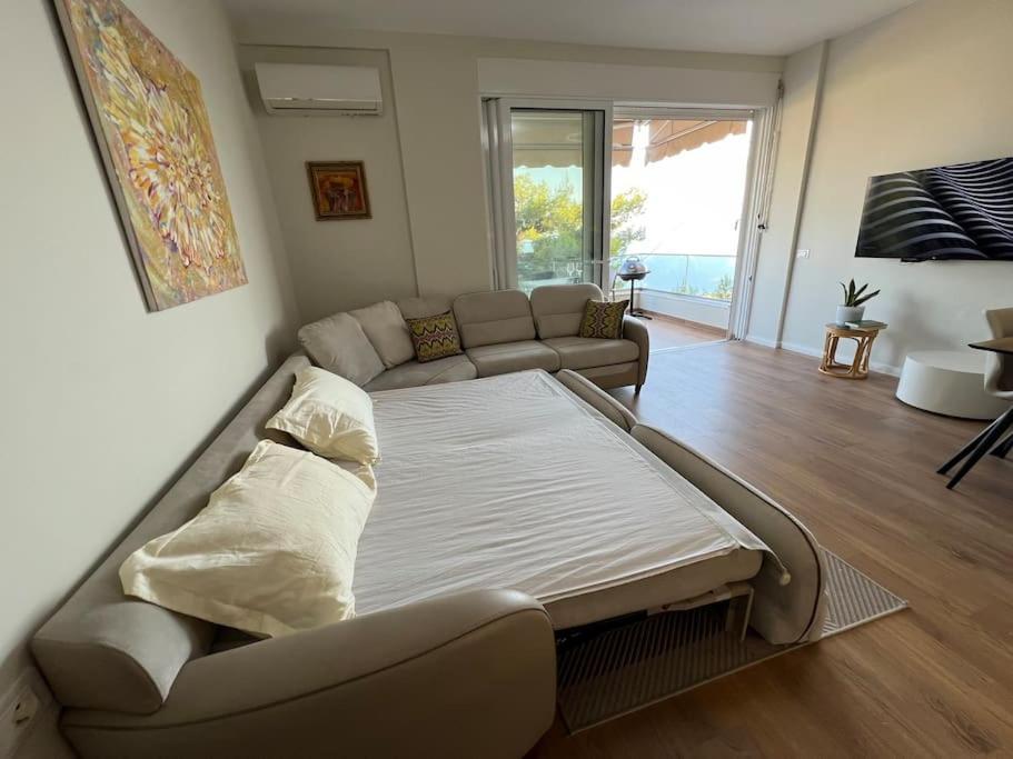 Queen Bed With The View! Appartement Sarandë